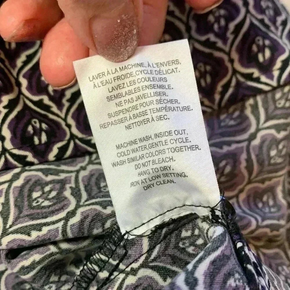 Choose Happiness Long Sleeve Lightweight Tunic Style Top - Picture 7 of 8